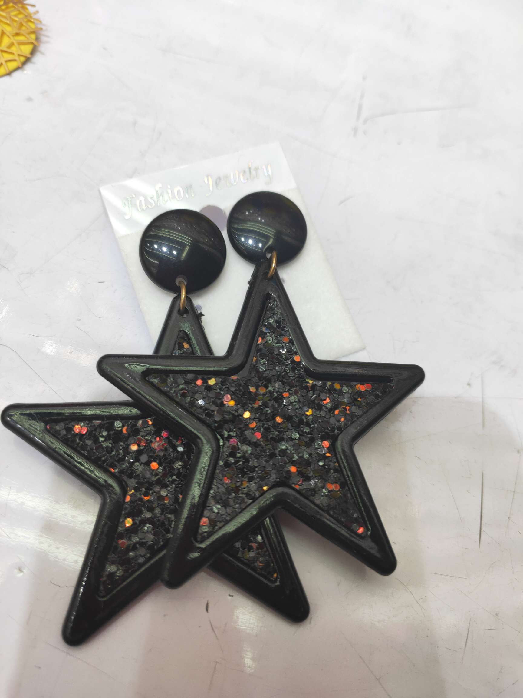 闪亮星星藤条亚克力耳环元气少女图