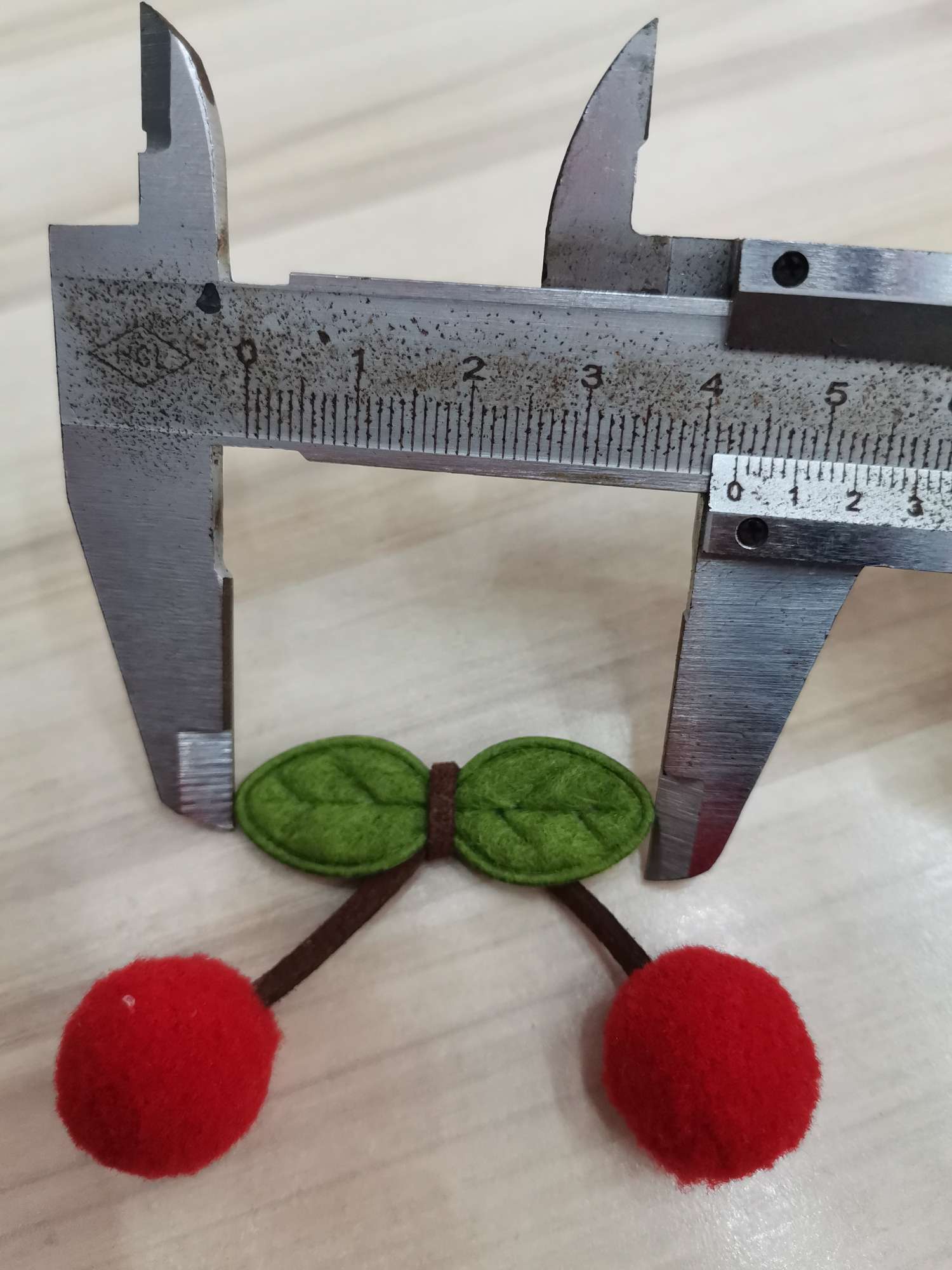 新款可爱樱桃对对毛球 发夹头饰毛绒球配件 鞋帽服装配饰材料毛球产品图