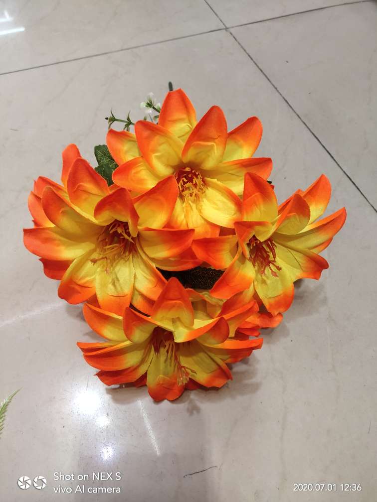 Factory direct sales of various high, medium and low-grade artificial flowers, Qingming flowers and other 7-head non-woven fabric small dragon tongues Specification image