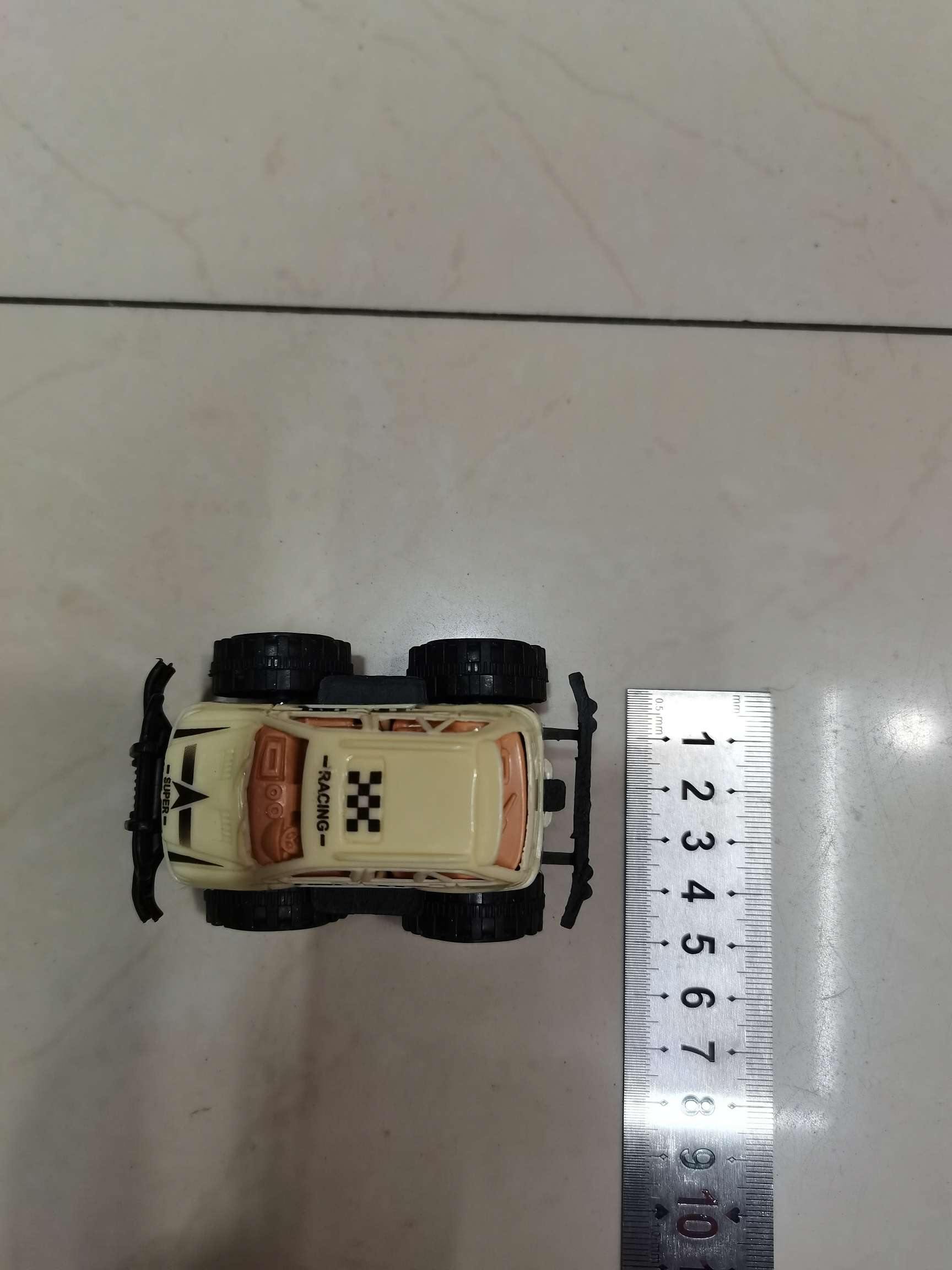 回力越野车细节图