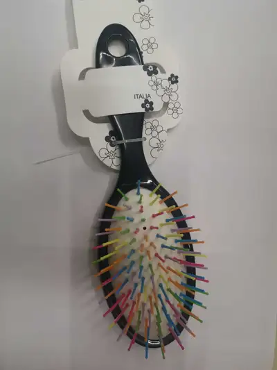 White Rubber Colored Needle Comb