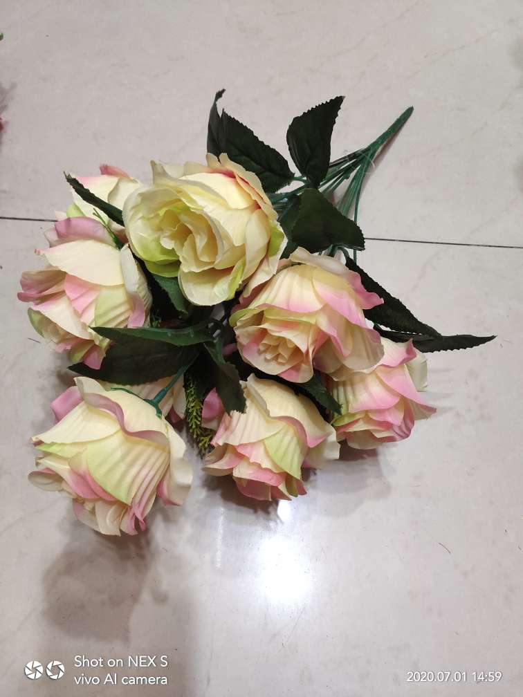 In 2020, factory direct sales offer favorable prices for high-quality, high, medium and low-end artificial flowers, Qingming Festival flowers, festival bouquets and other 10 wedding roses Specification image
