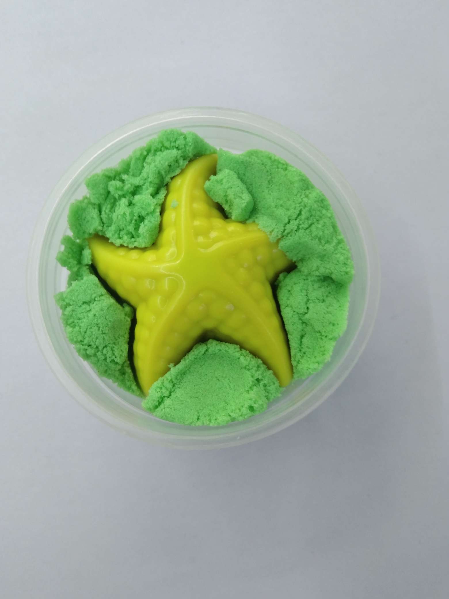 60g space sand is a kind of quartz sand that can exercise children's hands-on ability. It has good fluidity and shaping details Picture