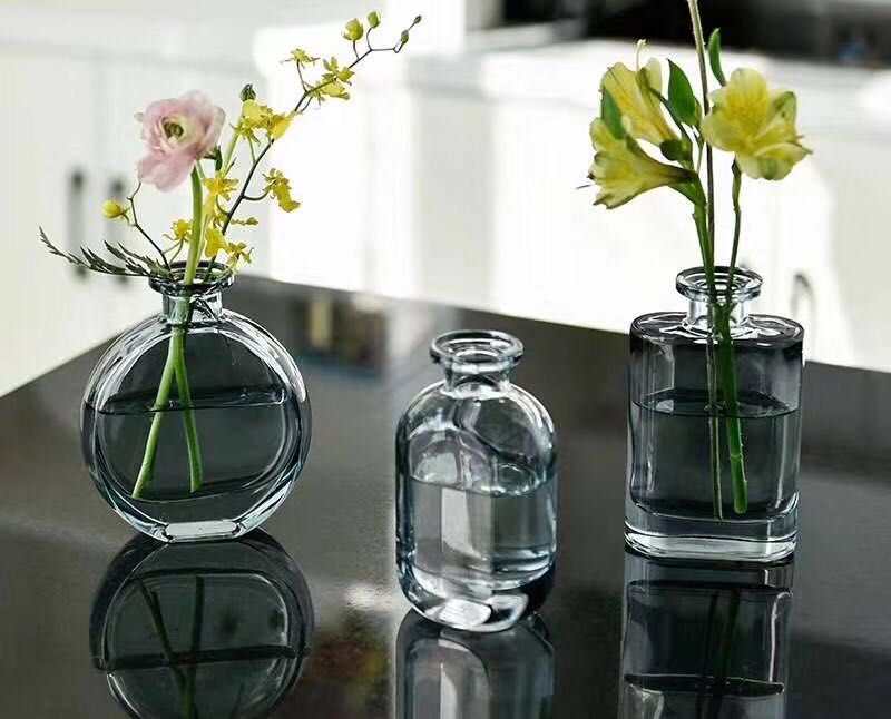 Kikumin Craft Small Vase Ins Wind Glass Transparent Flower Arrangement Fresh Flower Living Room Decoration Pieces Perfume Bottle Bottle Net Red Retro