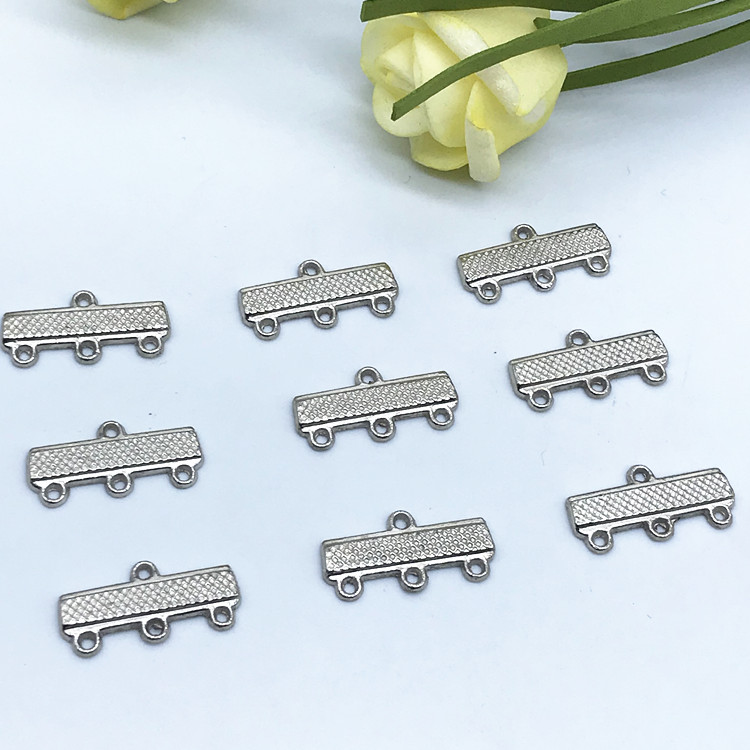 DIY alloy jewelry accessories, earrings, bracelets, hanging heads, multi-hole connector rods Application Scenario