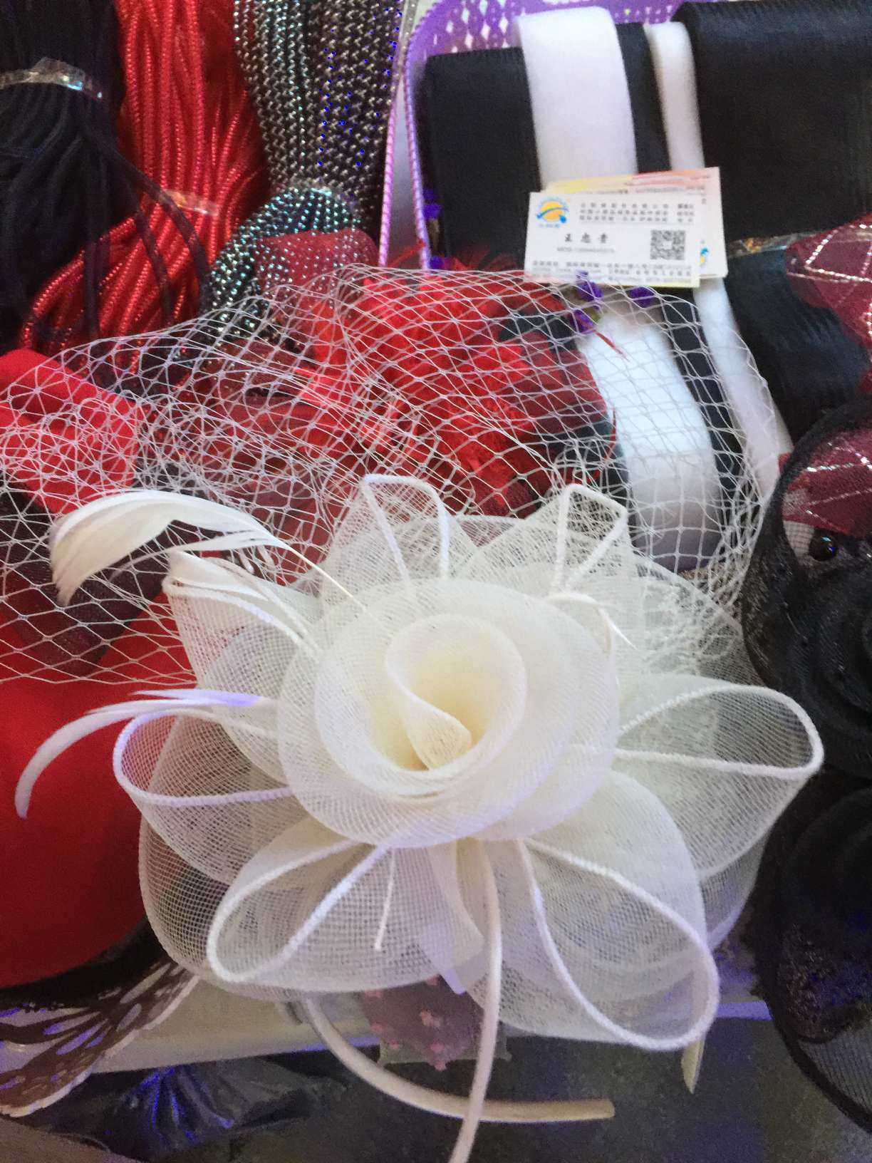 Bonnet stretch gauze fishbone