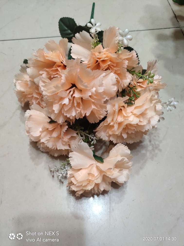 Factory direct sales with favorable prices. High-quality, high, medium and low-grade artificial flower mother bouquets for Valentine's Day and other festivals, including 9 carnations details Picture