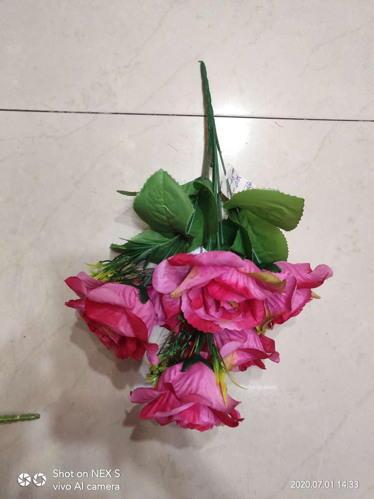 Factory direct sales with favorable prices, high-quality, high, medium and low-grade artificial flowers, Qingming Festival flowers, festival bouquets and other 7-head roses details Picture
