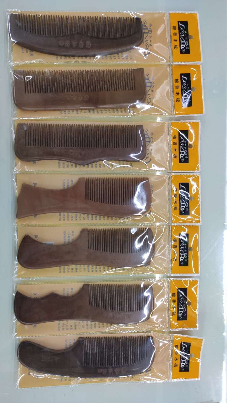 Natural wood comb with sandalwood spray paint sandalwood comb