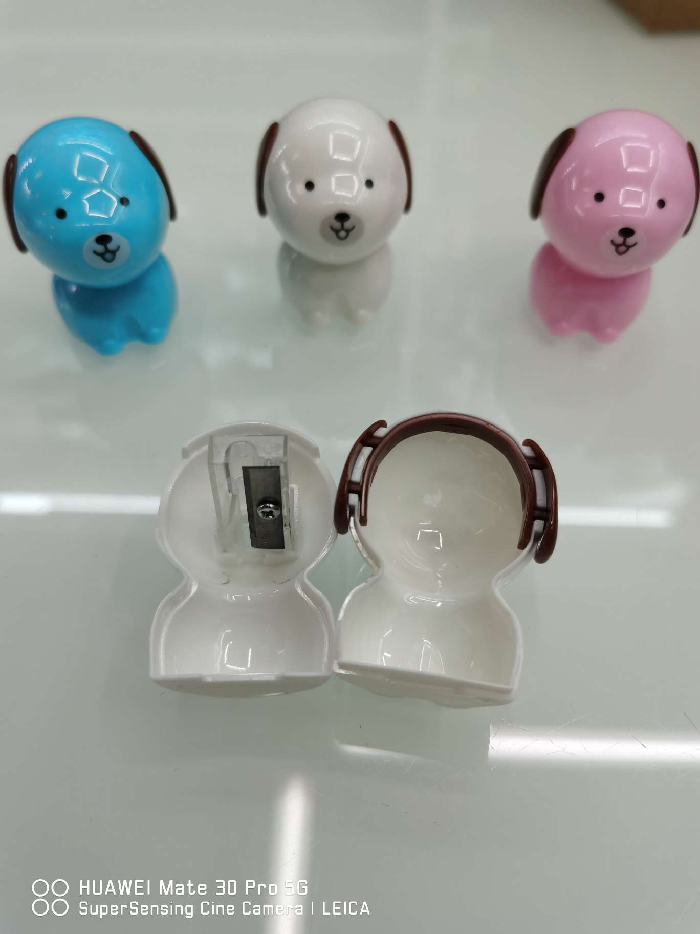 New single-hole pencil sharpener, factory direct sales. Welcome to purchase undefined