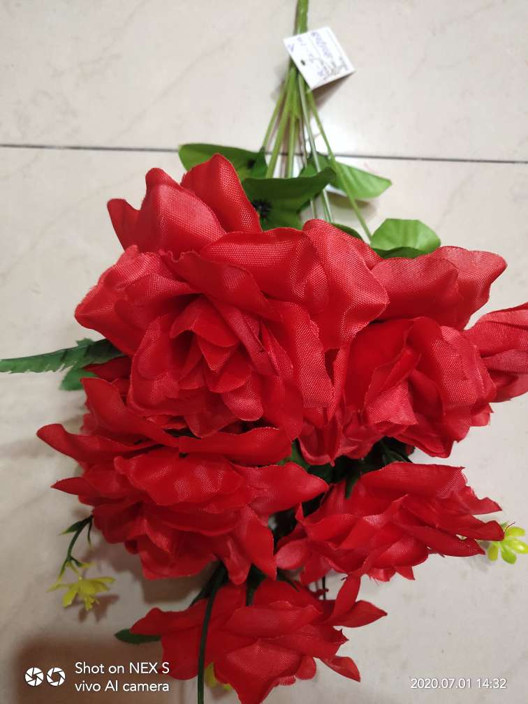 Factory direct sales with favorable prices, high-quality high, medium and low-grade artificial flowers, Qingming Festival flowers, festival bouquets and other 10-head roses Specification image