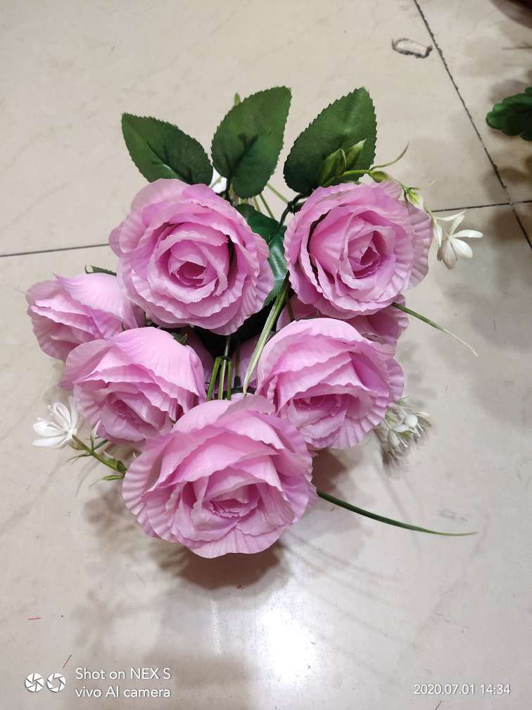 Factory direct sales with favorable prices. High-quality, high, medium and low-grade artificial flowers, Qingming Festival flowers, festival bouquets and other 10-head Thai roses Factory direct sales with favorable prices. High-quality, high, medium and low-grade artificial flowers, Qingming Festival flowers, festival bouquets and other 10-head Thai roses