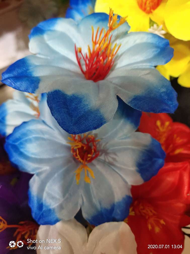 Factory direct sales with favorable prices, high-quality, high, medium and low-end artificial flowers, Qingming flowers and other 6-head silk cloth small narcissus details Picture