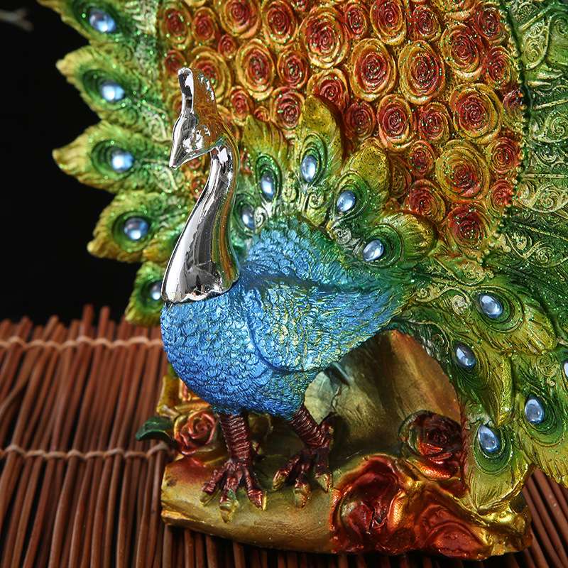 2020 New Peacock Spreading its Tail Decorative items, store opening gifts, office desk ornaments, resin craft, one-piece consignment details Picture