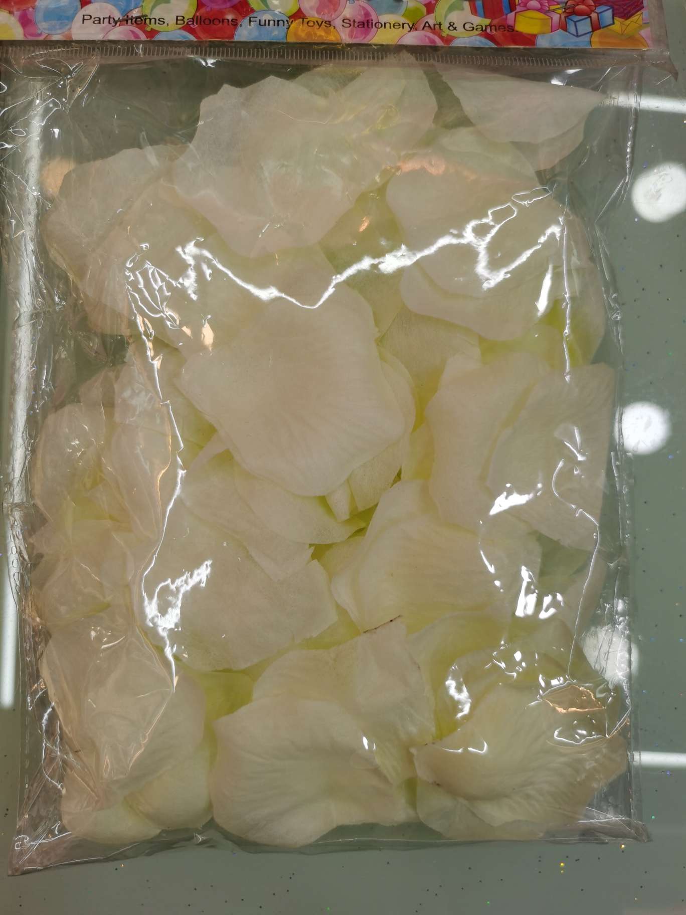 Rose petal simulation petal wedding decoration in milky white