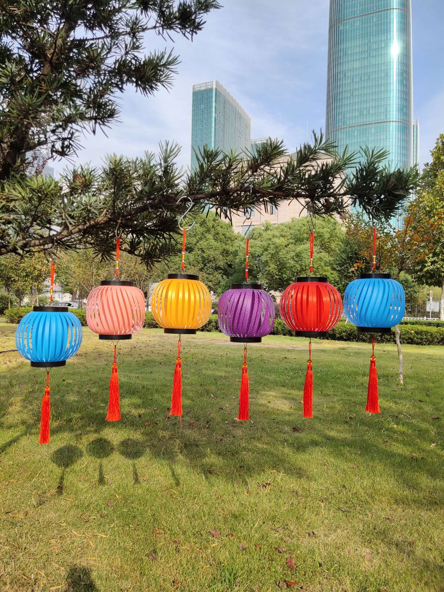 New battery-powered hand-held lanterns, string lanterns, colorful decorations, Lantern Festival and Mid-Autumn Festival lanterns, festive lanterns Item Picture