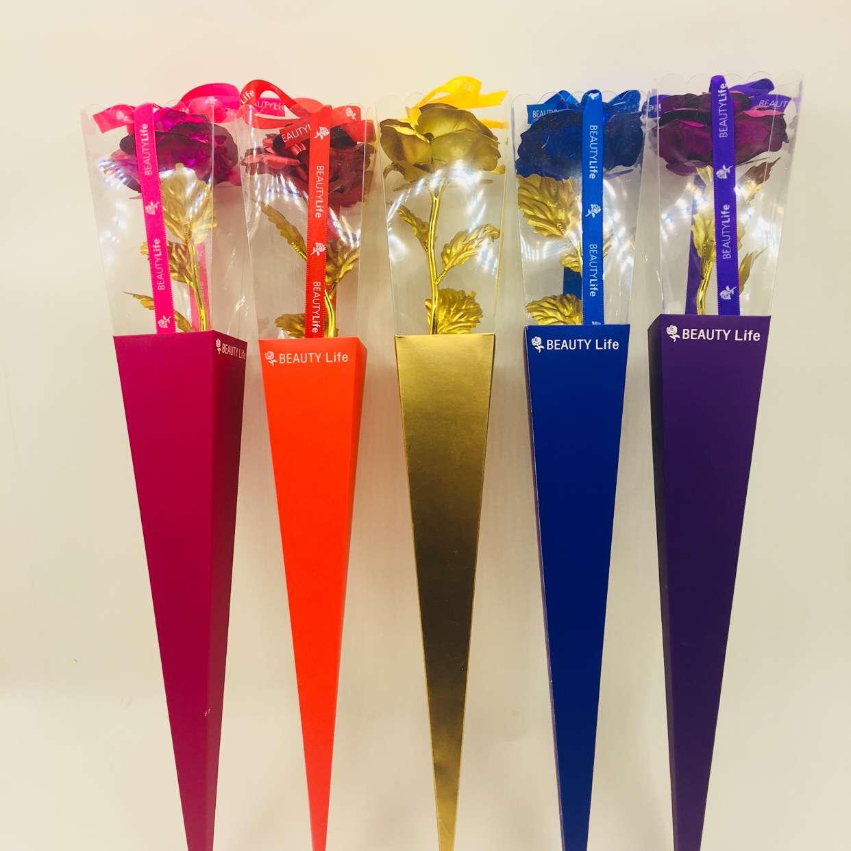 A single 24K gold foil rose torch box