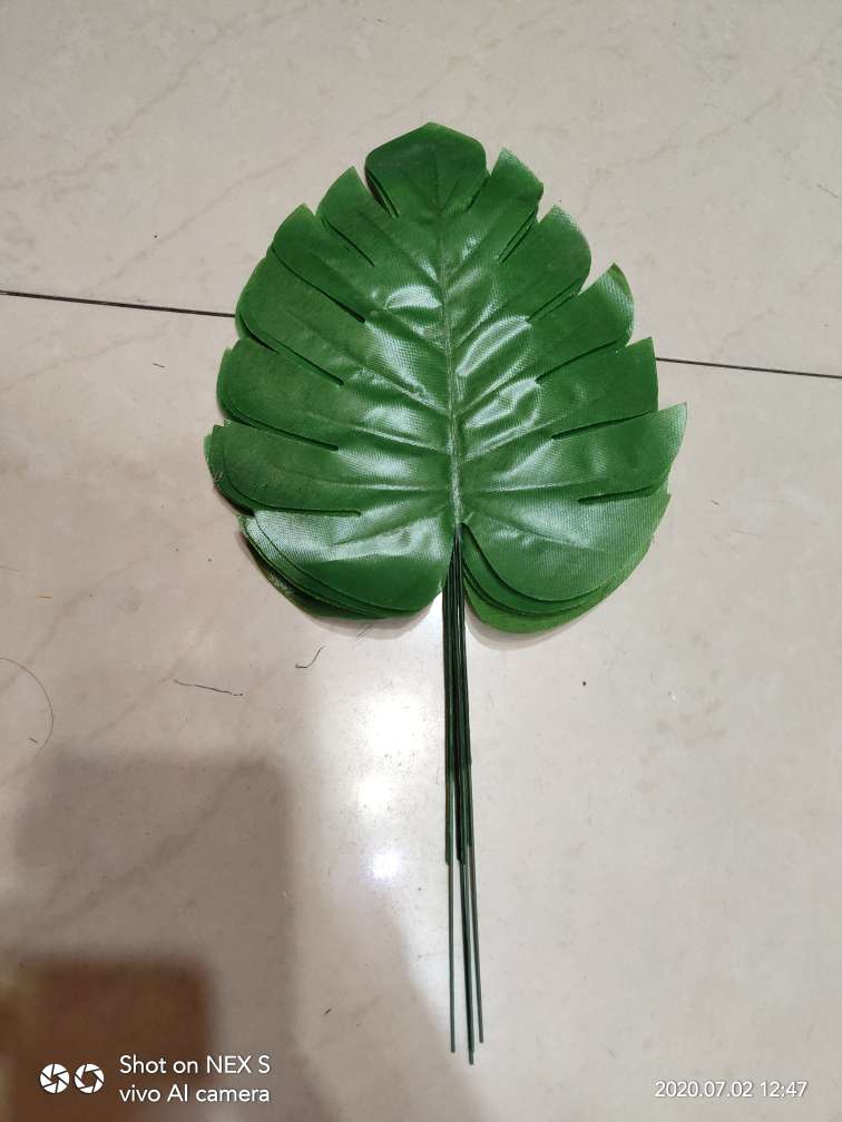 厂家直销价格优惠优质仿真花高中低档清明花手捧花等各种节庆花束配件射骨叶等单叉中号龟贝叶
欢迎新老客户光临产品图