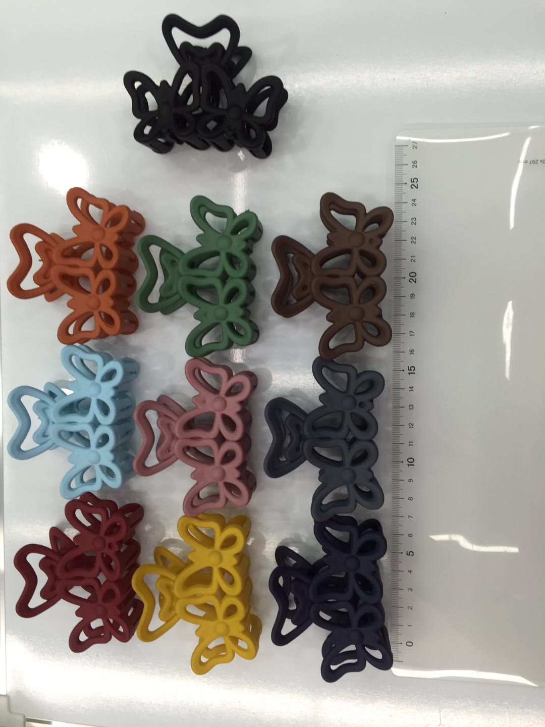 9-centimeter butterfly claws