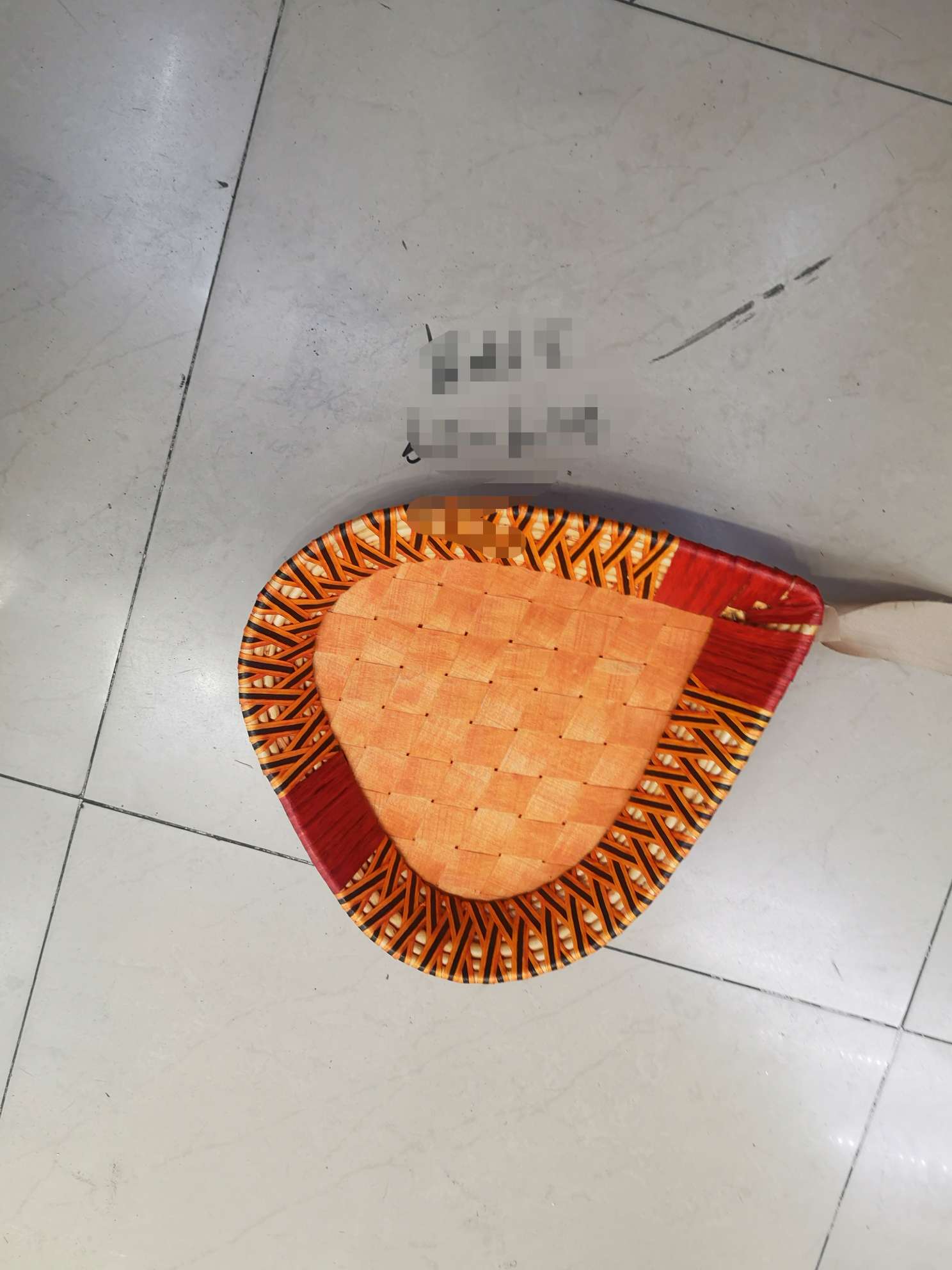 Wicker products, hand-held baskets, handicrafts, peach heart fruit plates