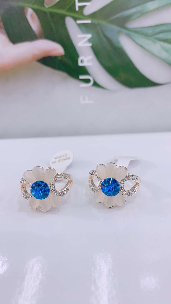 Opal ring, size 16--20