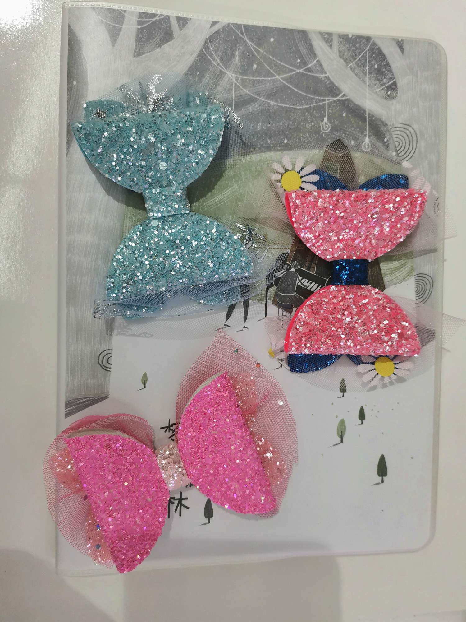 Ceramic mesh bow thumbnail