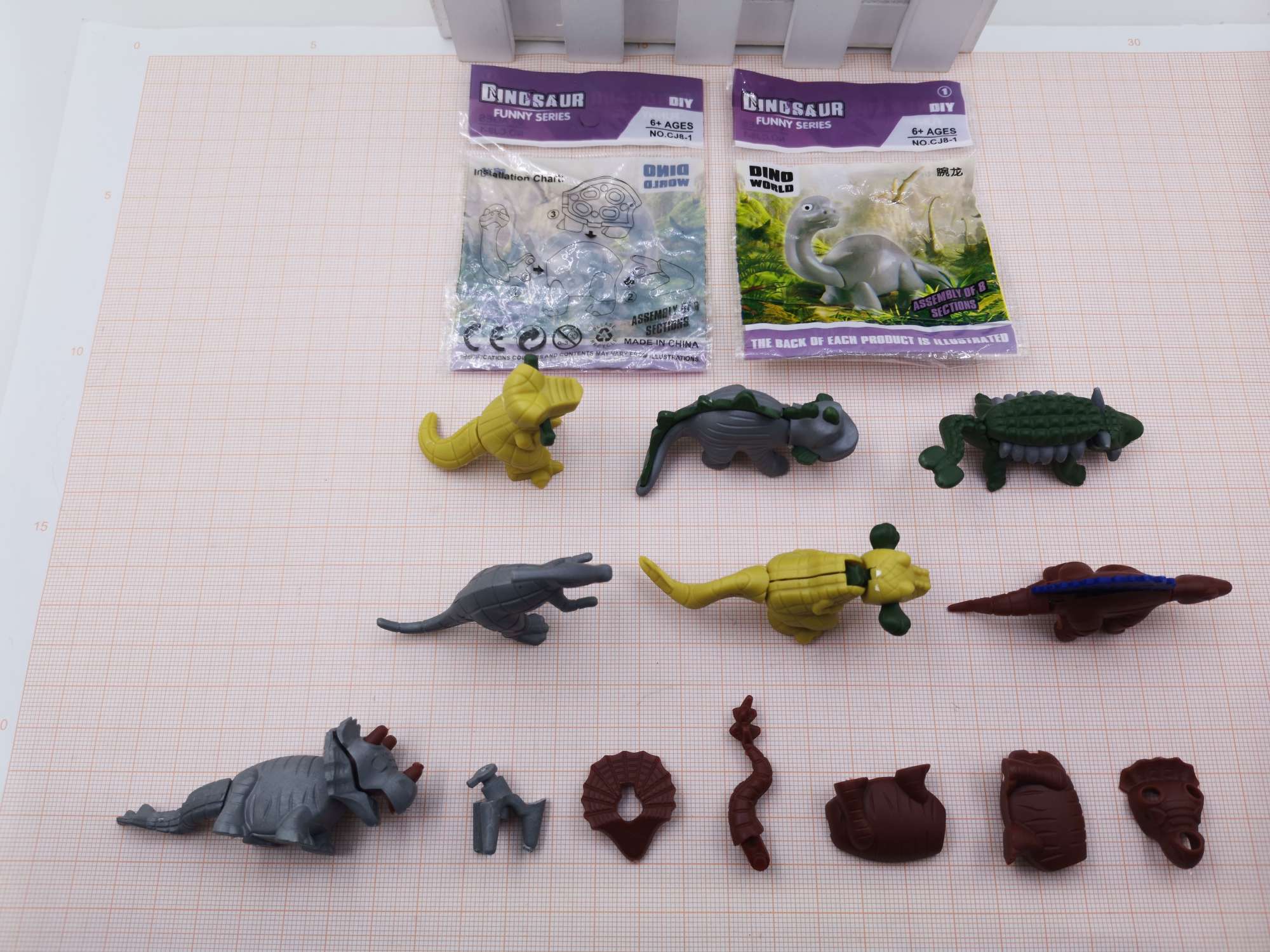 New product on the market! Gift: Gashapon toys, 8 types of assembled dinosaurs, making children's childhood more colorful and rich! Super value offers, children's toys undefined