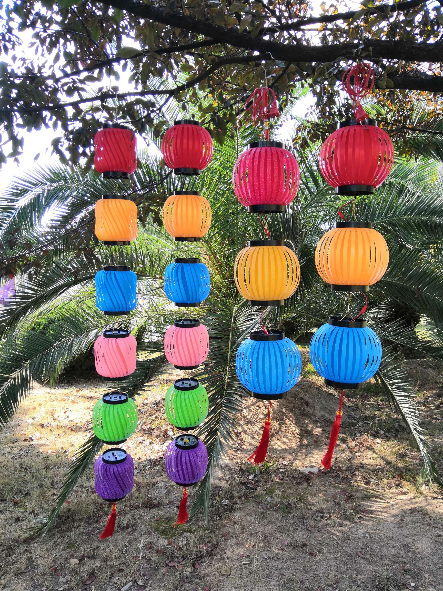 New battery-powered hand-held lanterns, string lanterns, colorful decorations, Lantern Festival and Mid-Autumn Festival lanterns, festive lanterns undefined