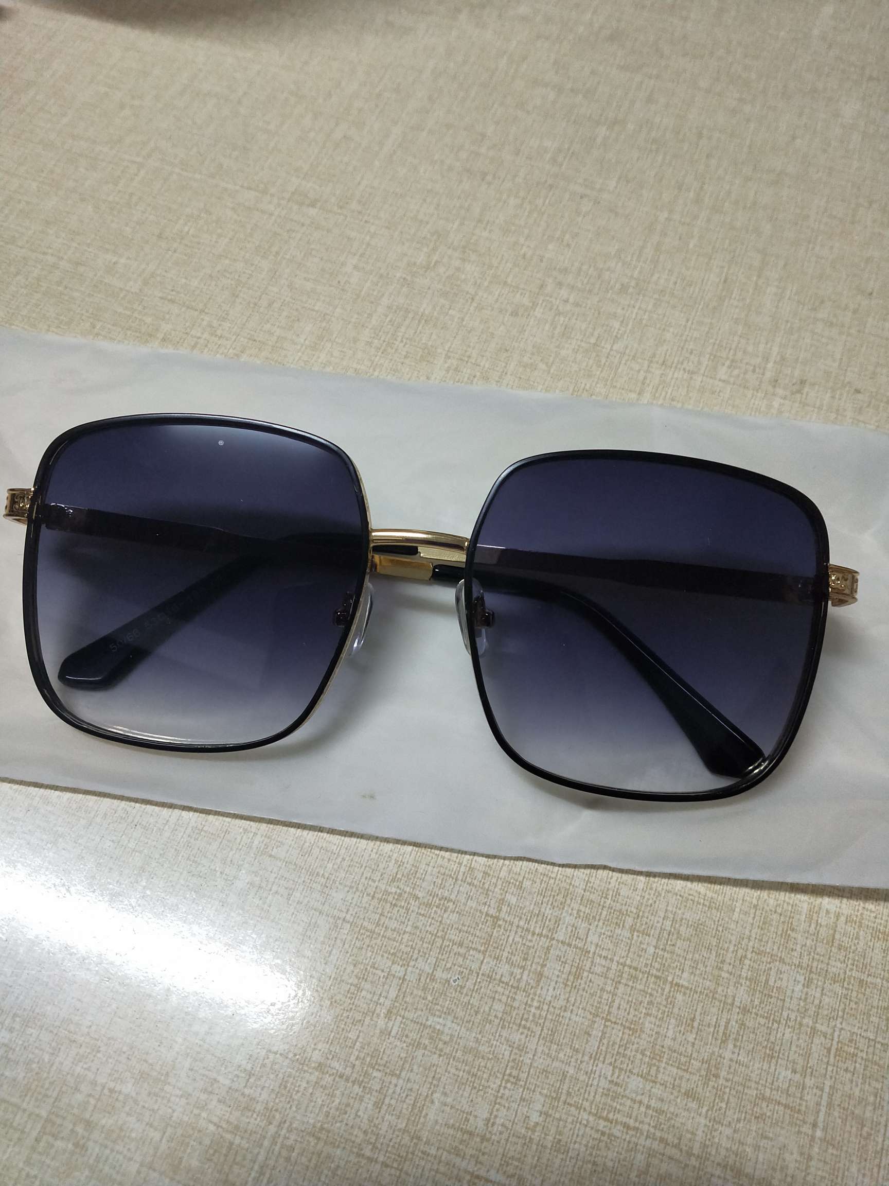 Small commodity city premiere special feedback to new and old customers large frame sunglasses UV lens sunglasses thumbnail