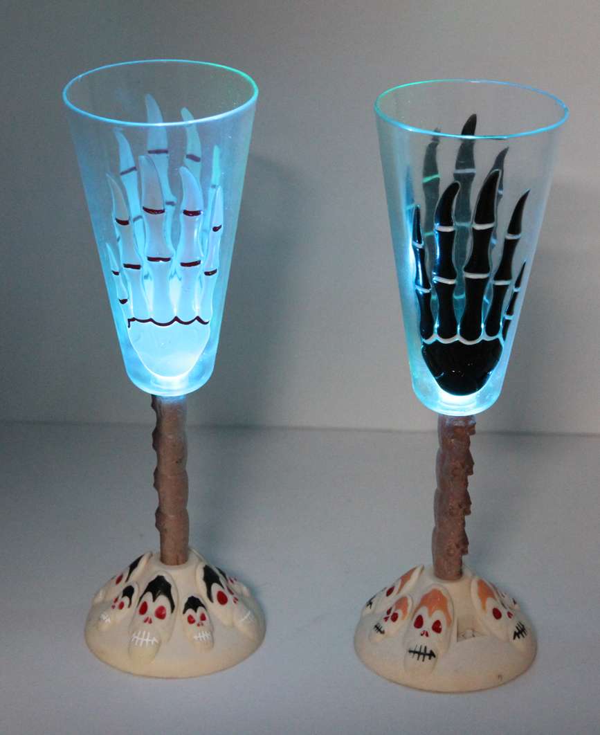 炫彩感应闪光杯婚庆用品爆款产品，各式各样闪光电子产品和玩具开关万圣节手抓香槟杯