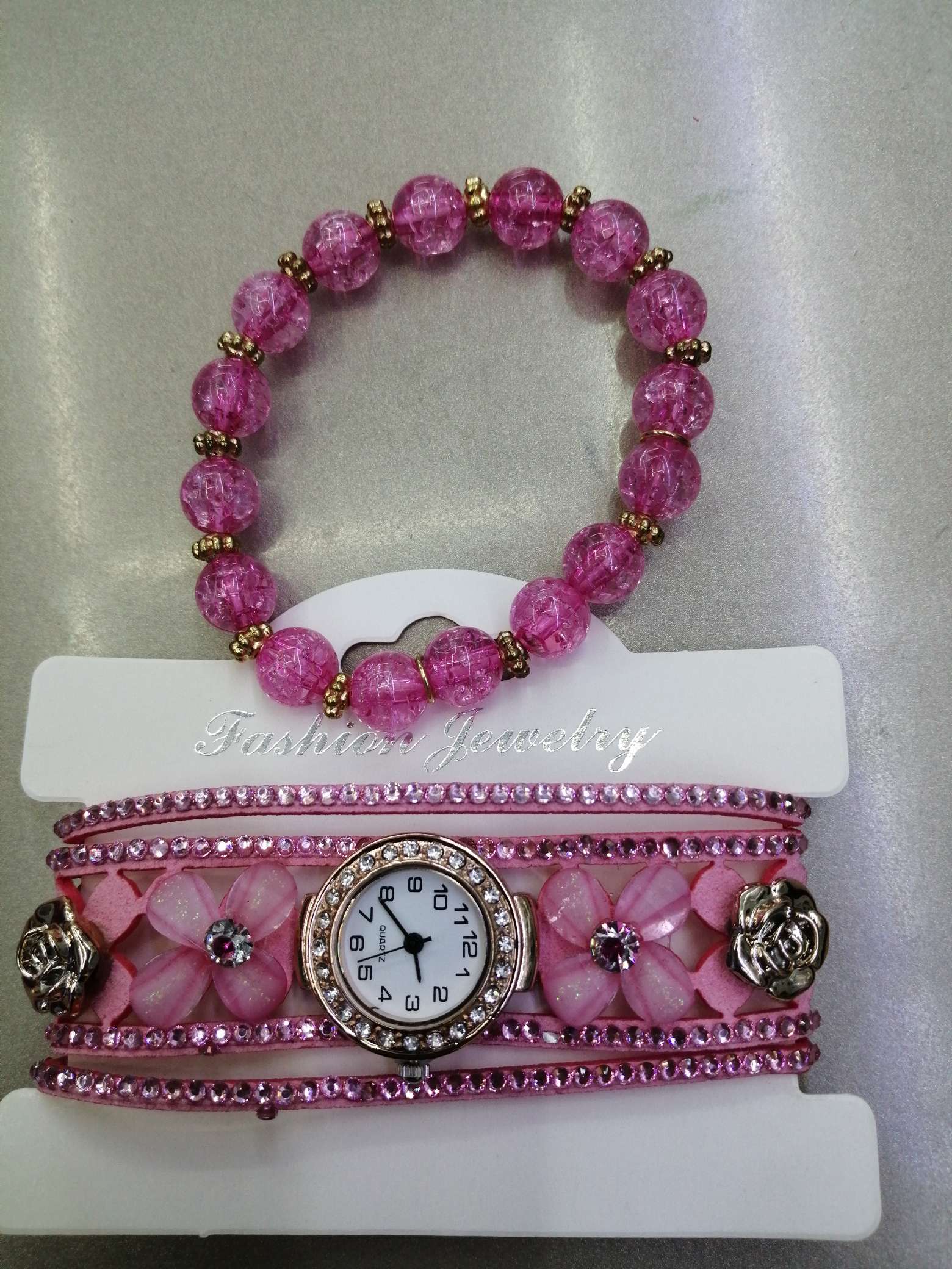Two-piece collection of watches beloved by women Specification image