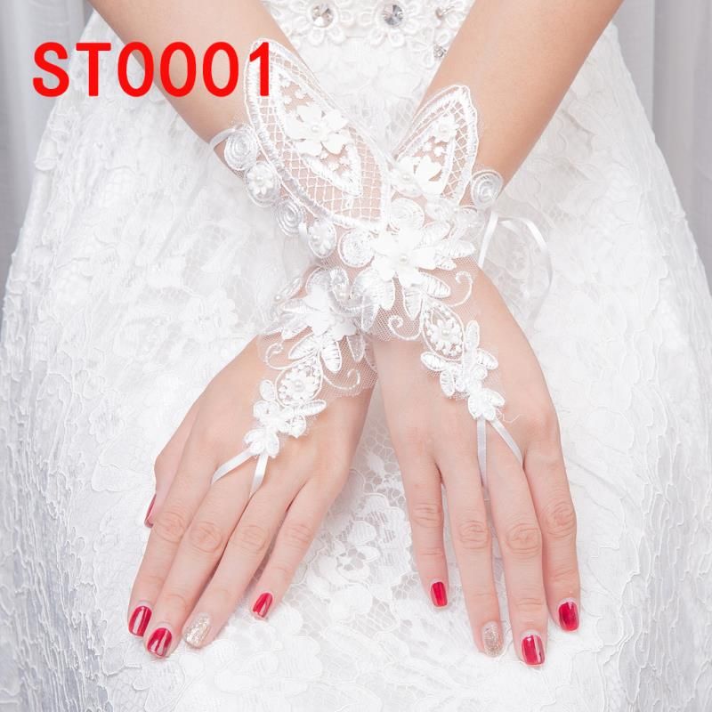 The bride's gloves are lace lace lace lace gloves with crochet fingers. Only love wedding supplies details Picture