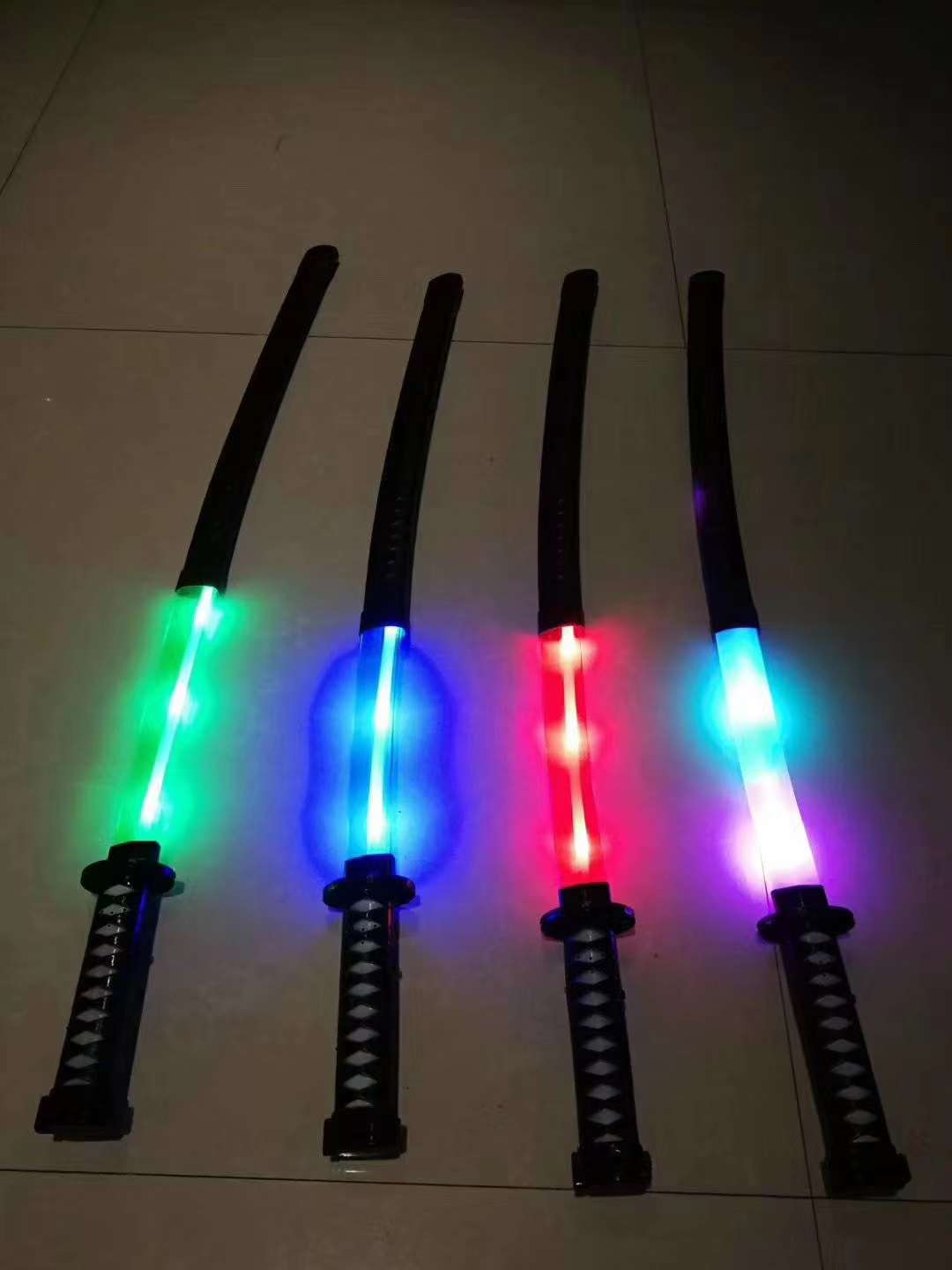 儿童透明大鲨鱼发光音乐大刀闪光屠龙刀刀剑长剑玩具地摊广场货源武士刀日本刀