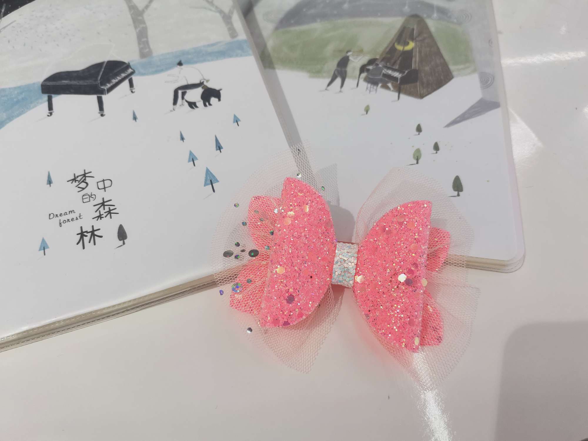 Mesh bow tie details Picture