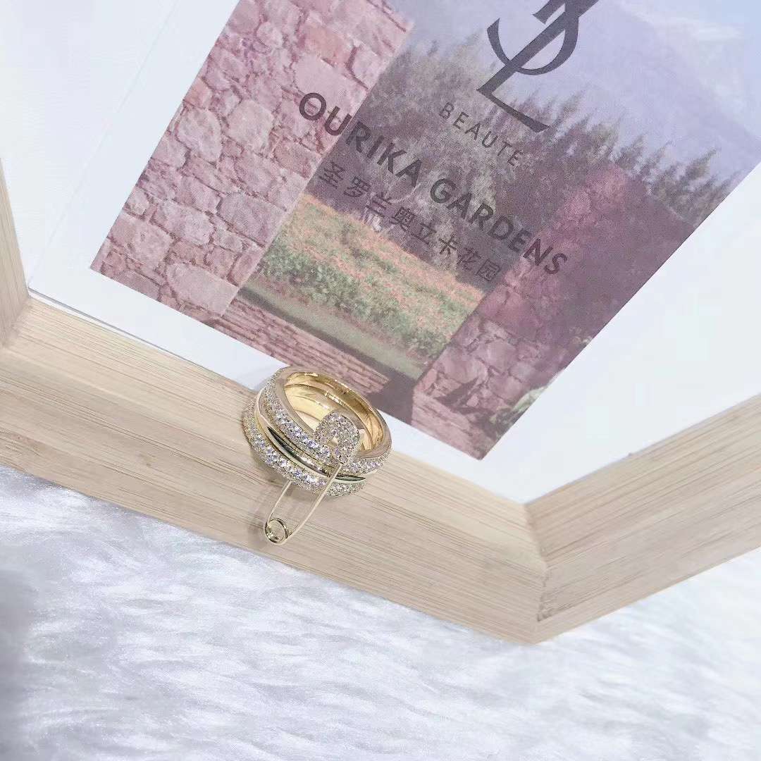 The latest design of a simple, fashionable and individual Japanese and Korean style, slimming, anti-allergy, electroplated real gold color retention, versatile pin, detachable three-piece ring set