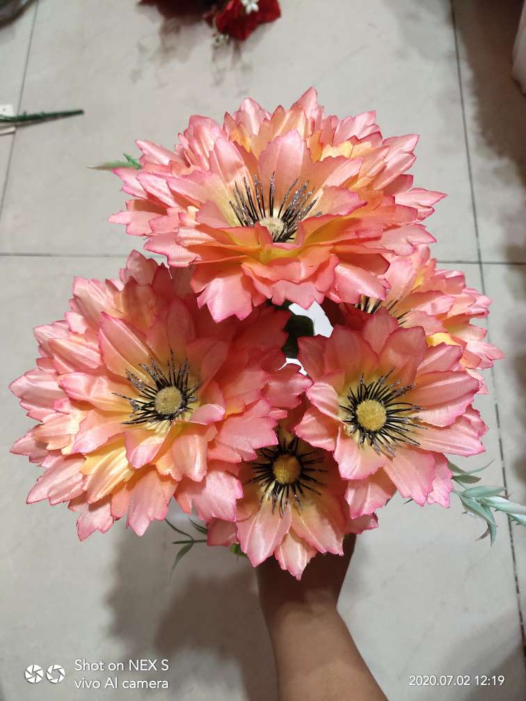 Factory direct sales with favorable prices. High-quality artificial flowers of high, medium and low grades, Qingming flowers, hand-held bouquets and various other festival bouquets, including 7 orchids details Picture