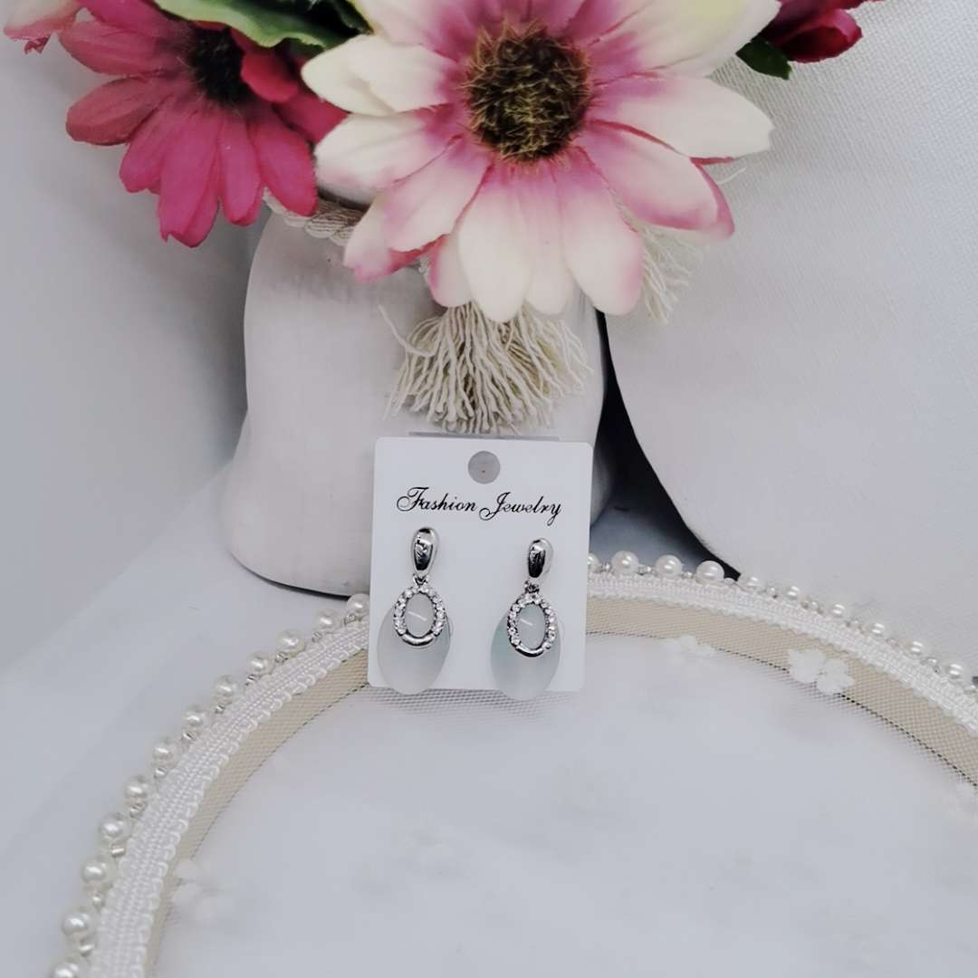 Cross border bride set decoration European and American wedding banquet with oval opal earrings necklace simple earrings thumbnail