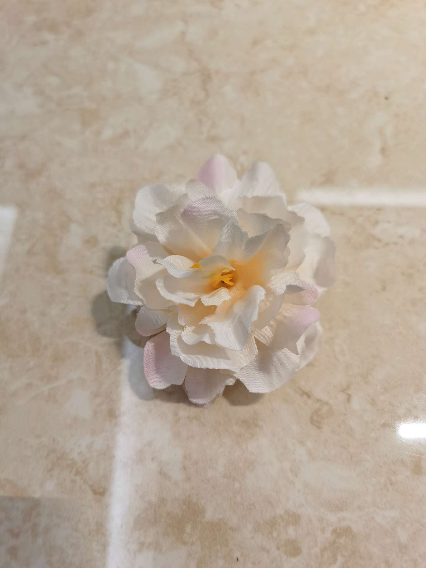 European-style simulated camellia buds, simulated flower bouquets, small camellias, multi-headed small flowers, QQ Mei home decoration, restaurant entrance decoration, large cosmos, good goods for the seaside details Picture