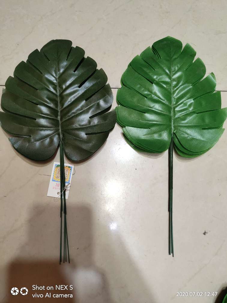 厂家直销价格优惠优质仿真花高中低档清明花手捧花等各种节庆花束配件射骨叶等单叉中号龟贝叶
欢迎新老客户光临详情图6