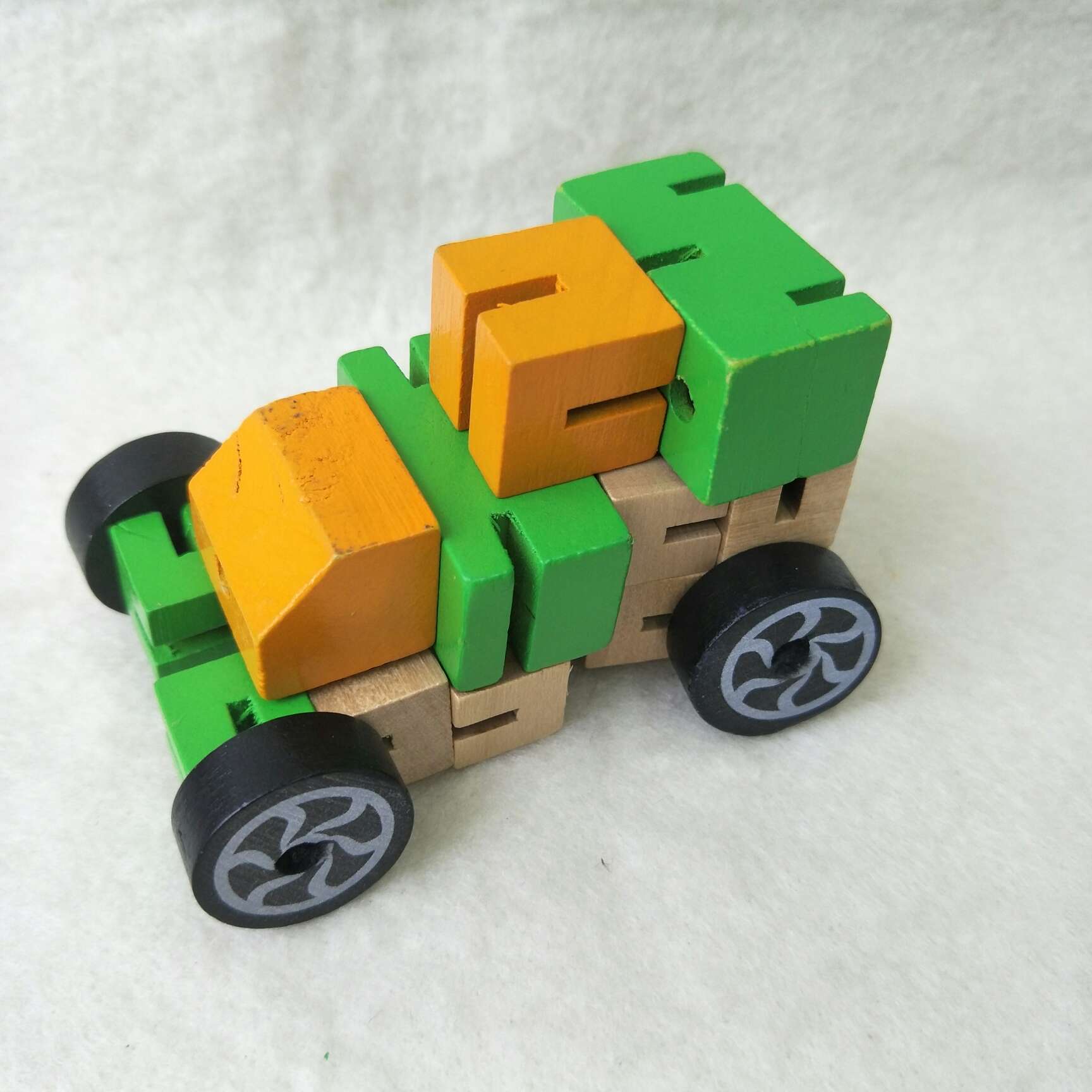 Wooden versatile robot details Picture