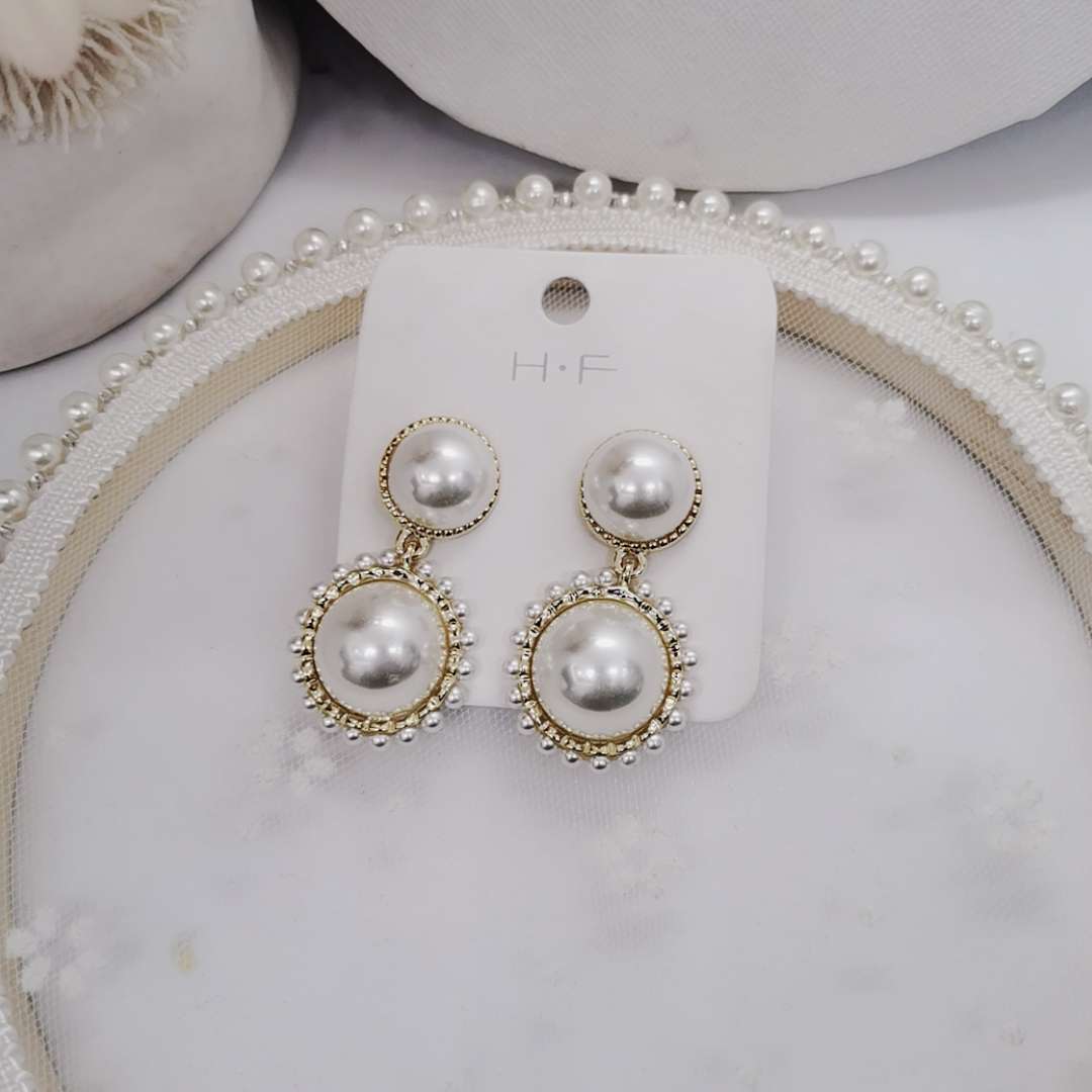 Cross-border bride pearl jewelry European and American wedding dinner set oval pearl earrings necklace simple earrings thumbnail