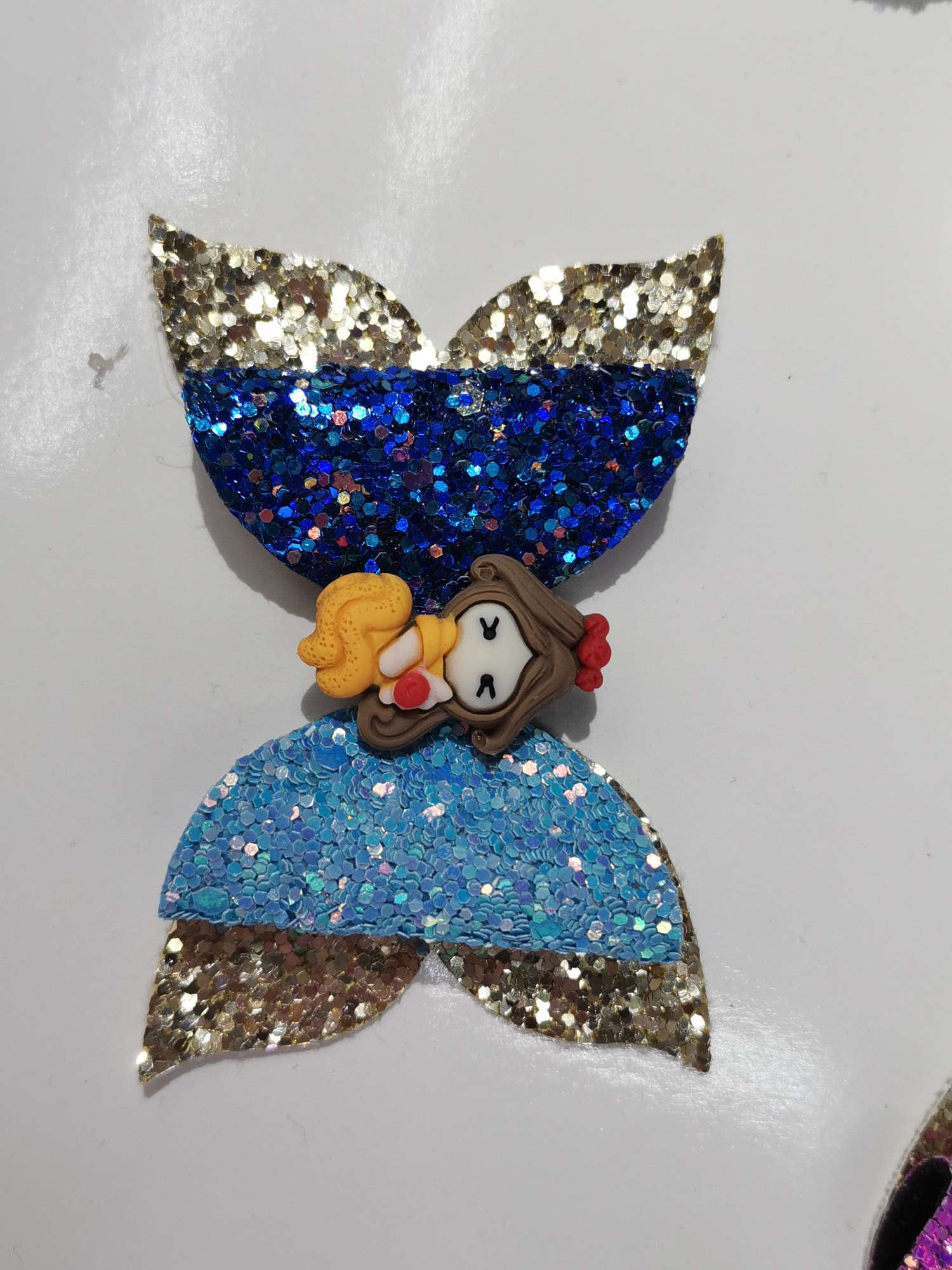 Ceramic two-color bow details Picture