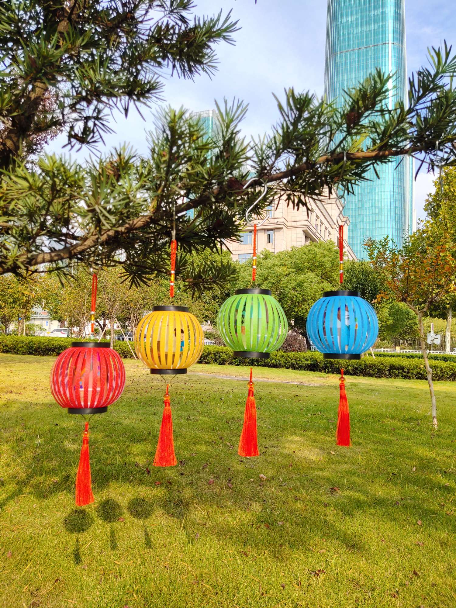 New battery-powered hand-held lanterns, string lanterns, colorful decorations, Lantern Festival and Mid-Autumn Festival lanterns, festive lanterns Application Scenario
