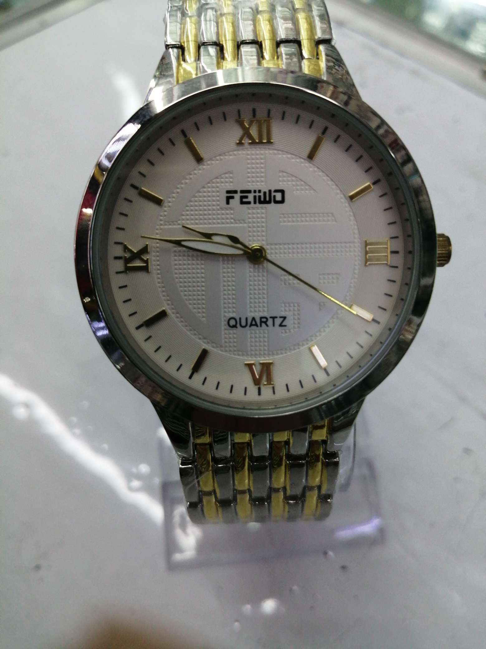 High-end men's business watch with deep water resistance