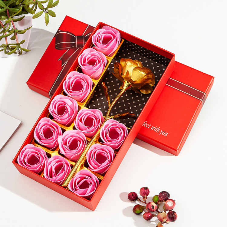 A creative gift box for the Qixi Festival, featuring 12 gold foil rose soap flowers in the bear style Specification image