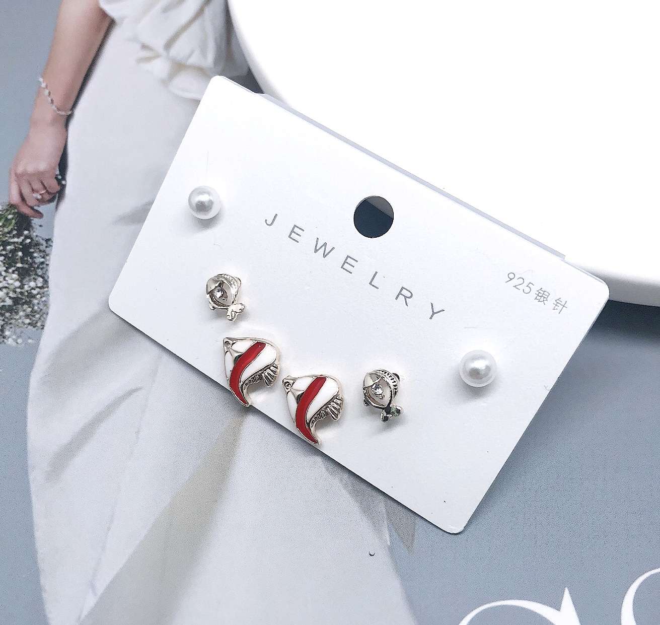 925 Silver needle stud earrings, color-preserving stud earrings, small fish stud earrings Specification image