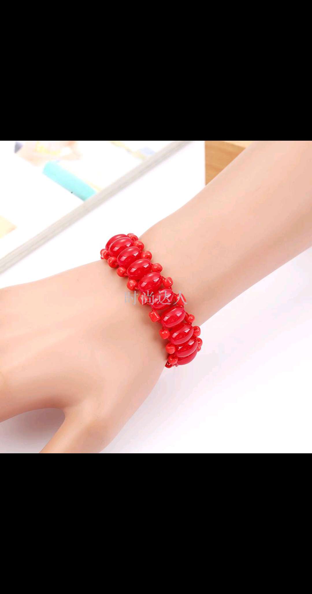 Hand-woven Korean style fashionable bracelet with beaded jewelry from Europe and America
