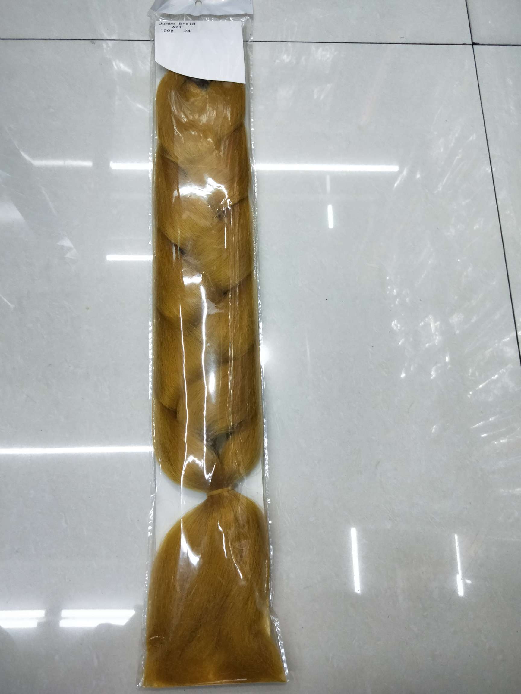 وشعر مستعار وحيد اللون، شعره المستعار، والشعر المستعار، واللون الملون، هو شكل من أشكال التقاطع غير المرئي Specification image