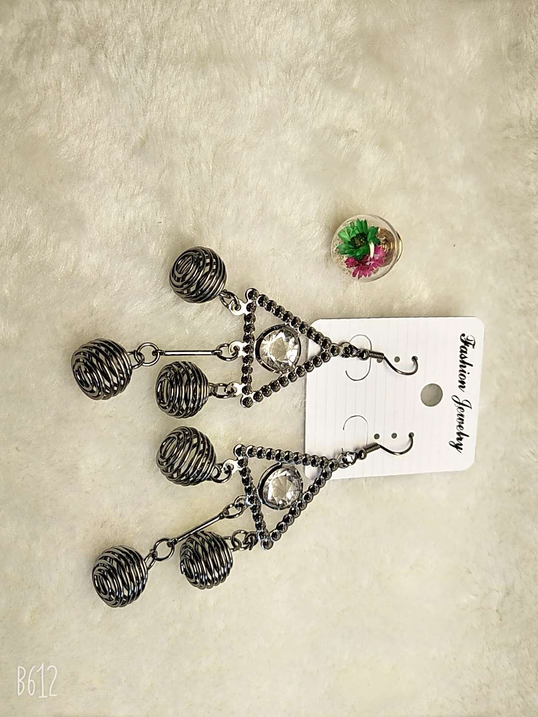 Spring naked diamond hot style metal earrings thumbnail