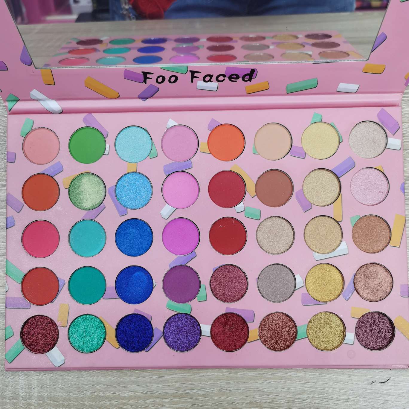 Foo Faced40 color eyeshadow donuts bejeweled matte eyeshadow easy stain spot thumbnail